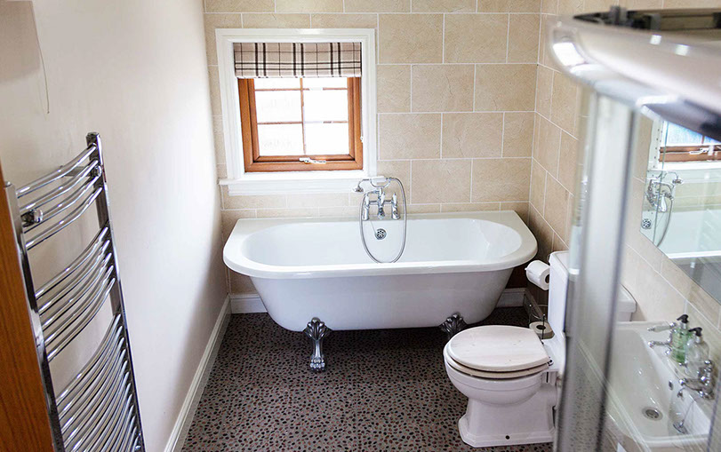 Culla Cottage Self Catering Accommodation in Benbecula contains a Spacious Bathroom