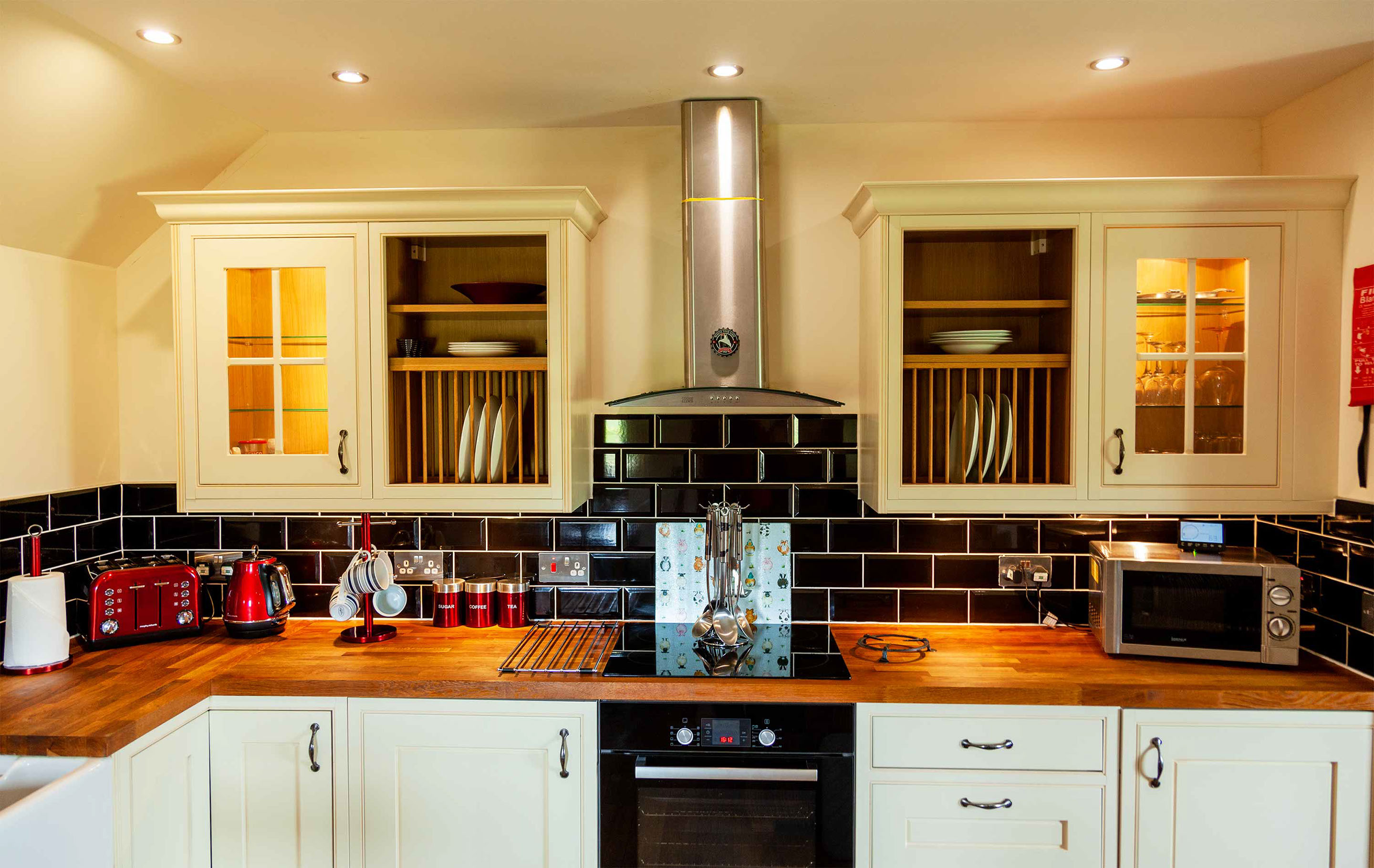 Our Self Catering Accommodation in Benbecula has a modern Kitchen with Oven Microwave and Washing Machine